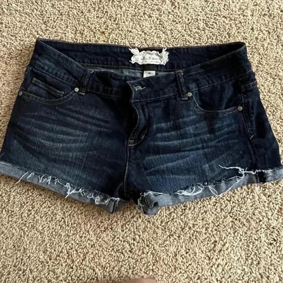 Altar’d State Jean Shorts Size 31/13 NWOT - Picture 1 of 6